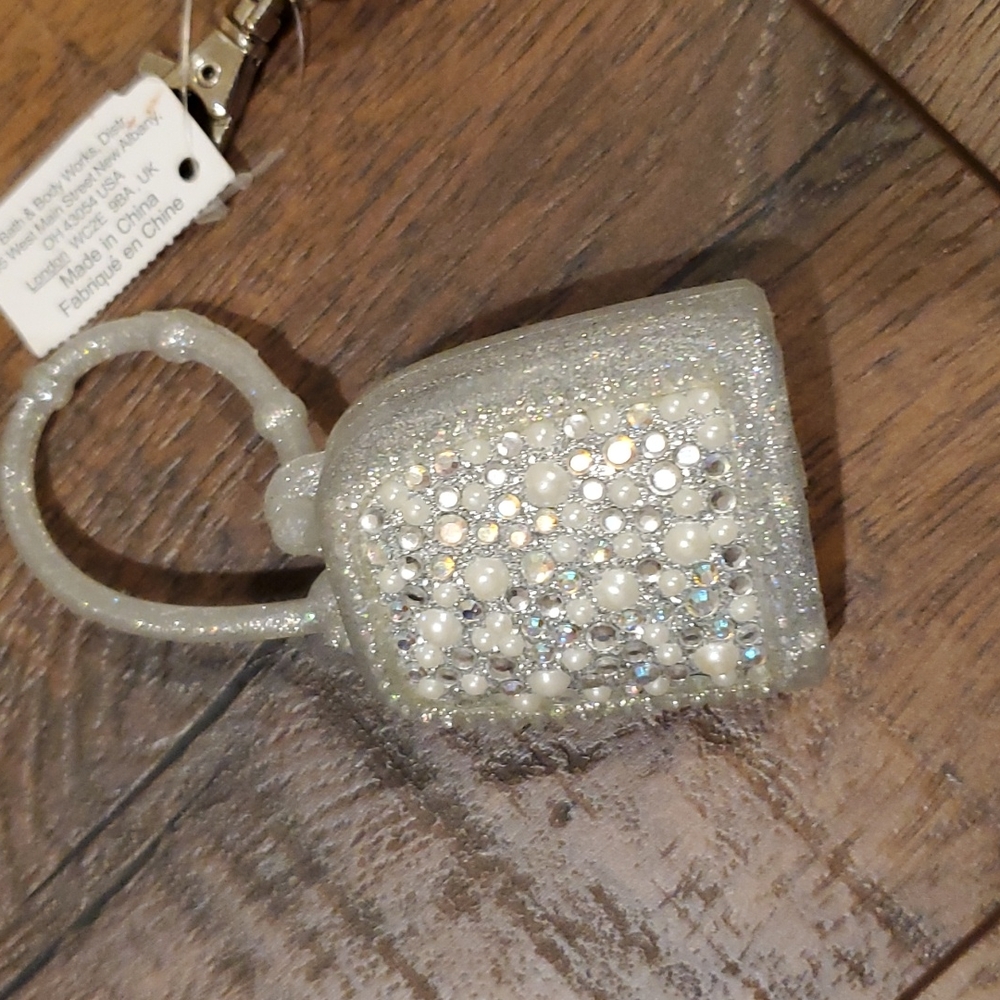2 PC Bath and Body Works hand sanitizer holders - Picture 2 of 3